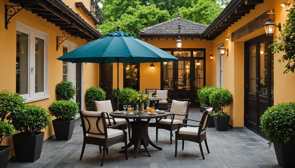 Comparatif parasol déporté : lequel choisir pour votre terrasse ?