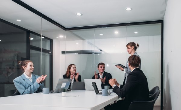 Chaise réunion avec roulettes : confort et praticité assurés